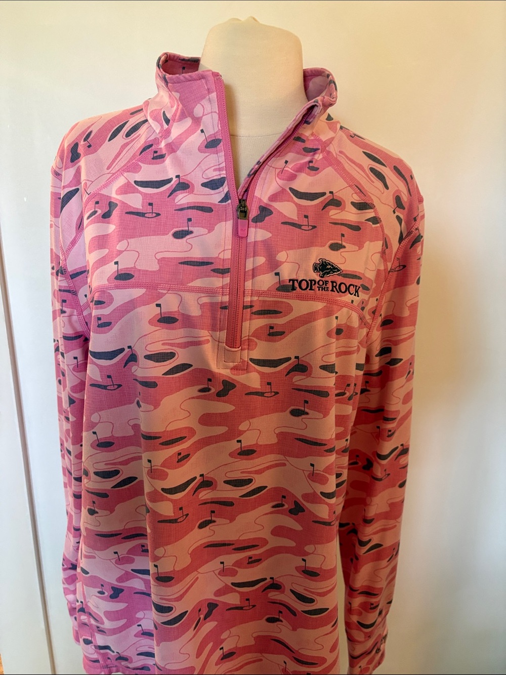 Vineyard Vines Women's Pink Camo V-Neck Pullover